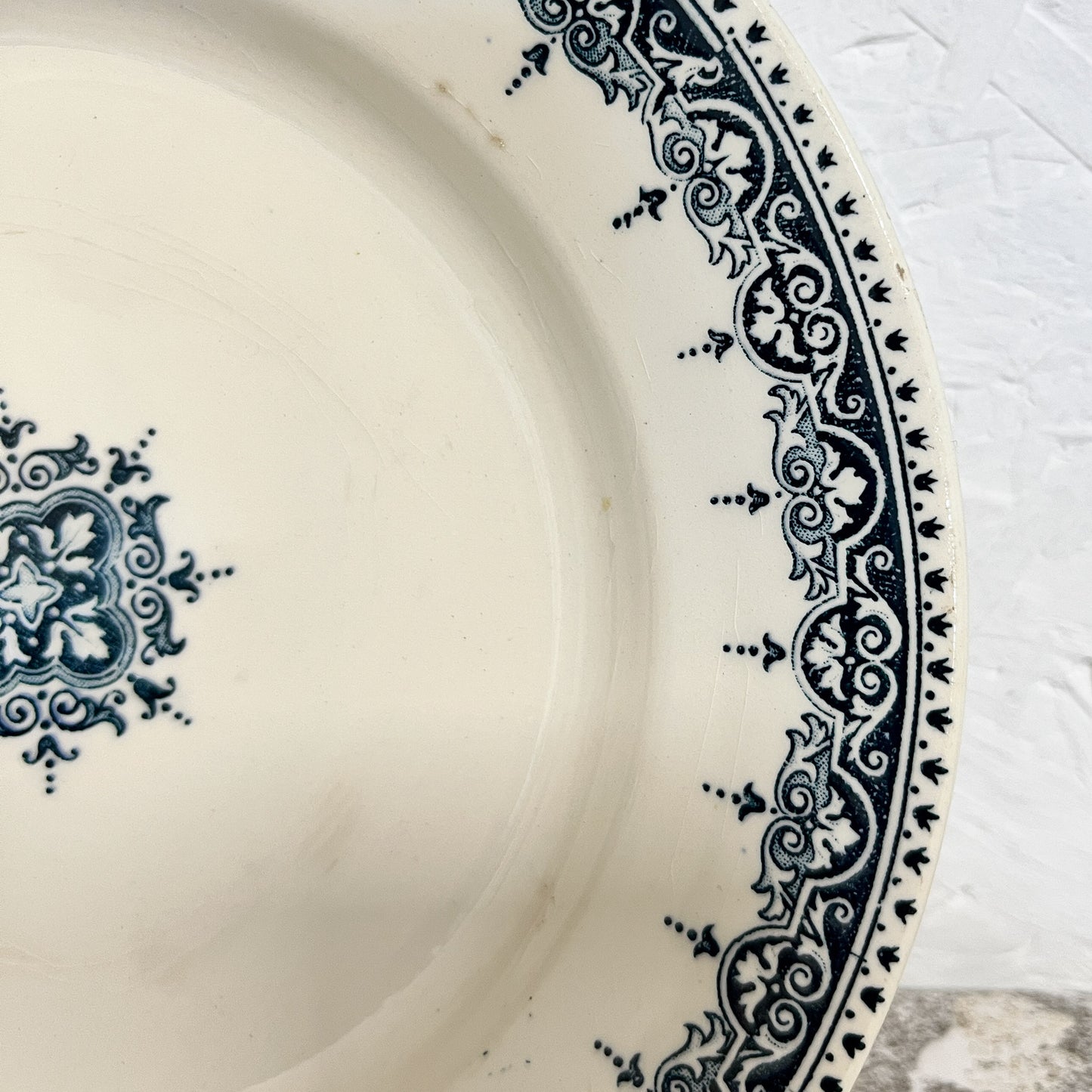 plat sur pied Terre de fer