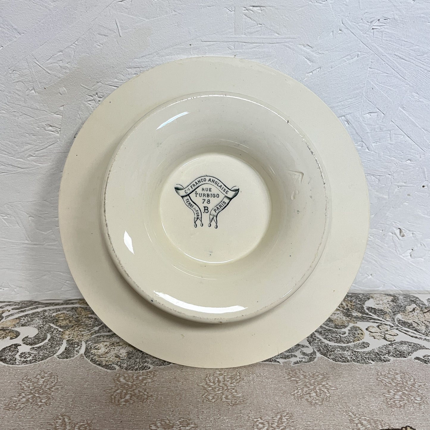 plat sur pied Terre de fer