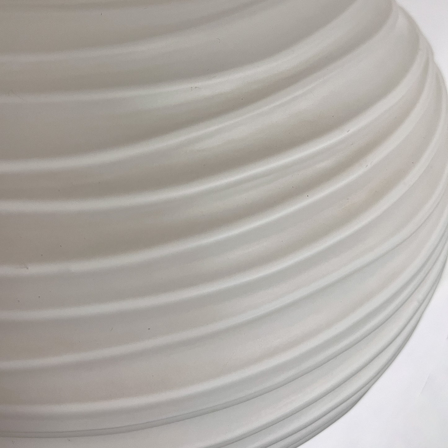 suspension globe opalin blanc effet plissé