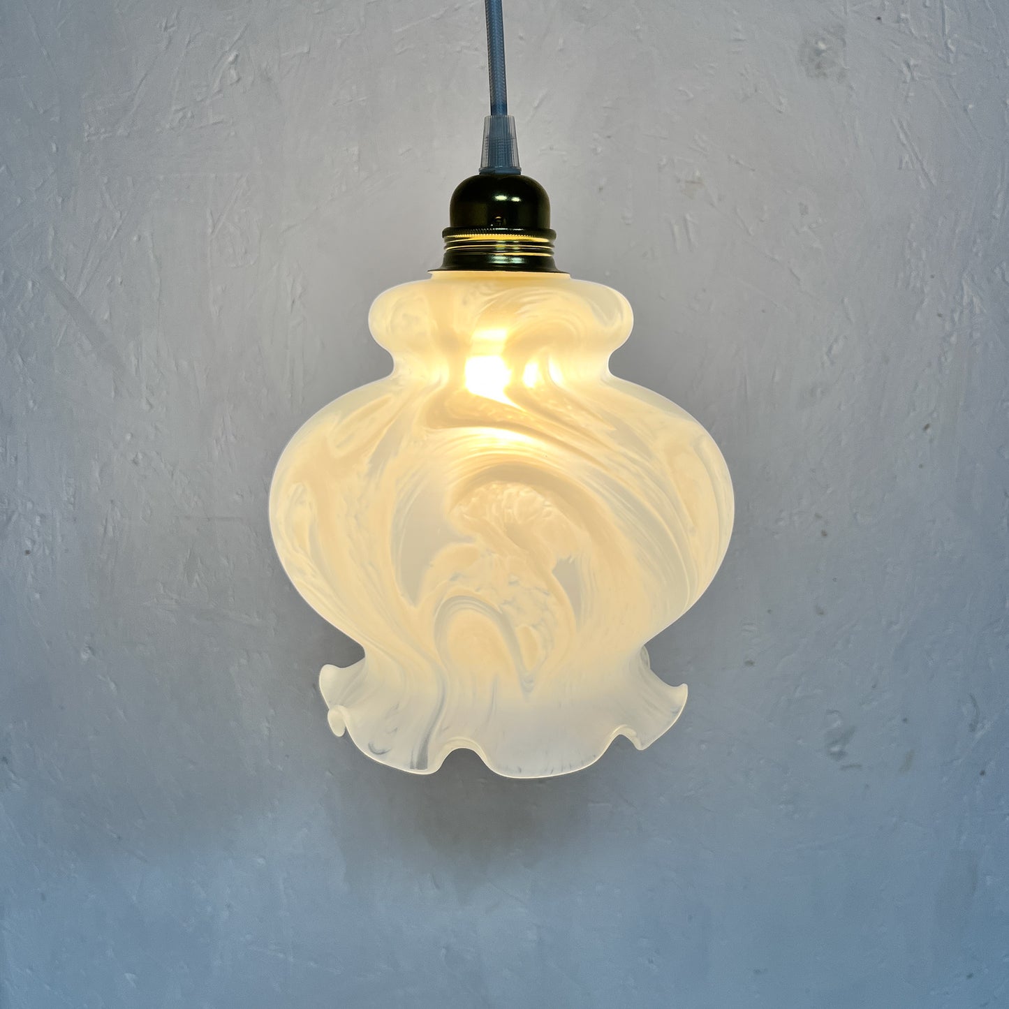 suspension tulipe verre dépoli blanc