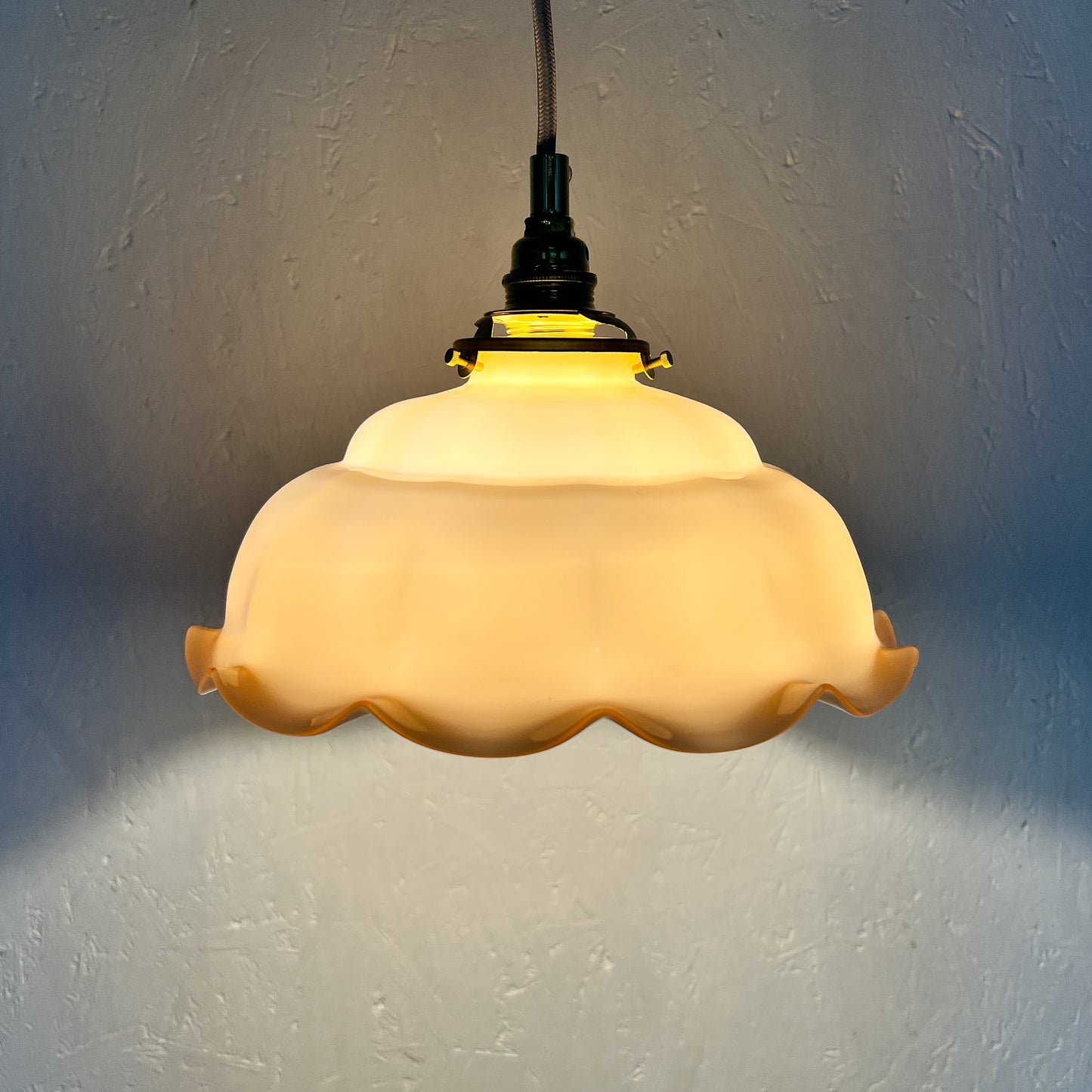 suspension vintage opaline rose saumon