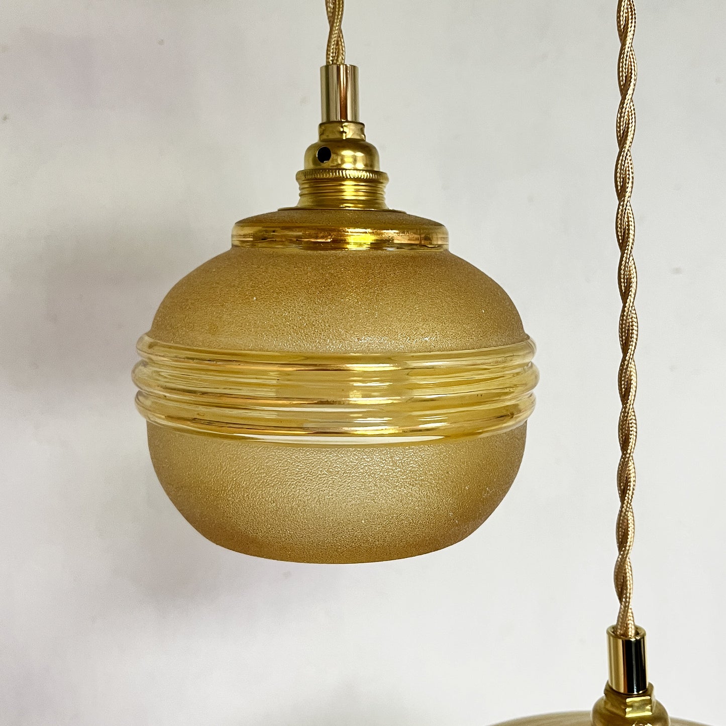 suspension en cascade de 3 globes verre de Clichy