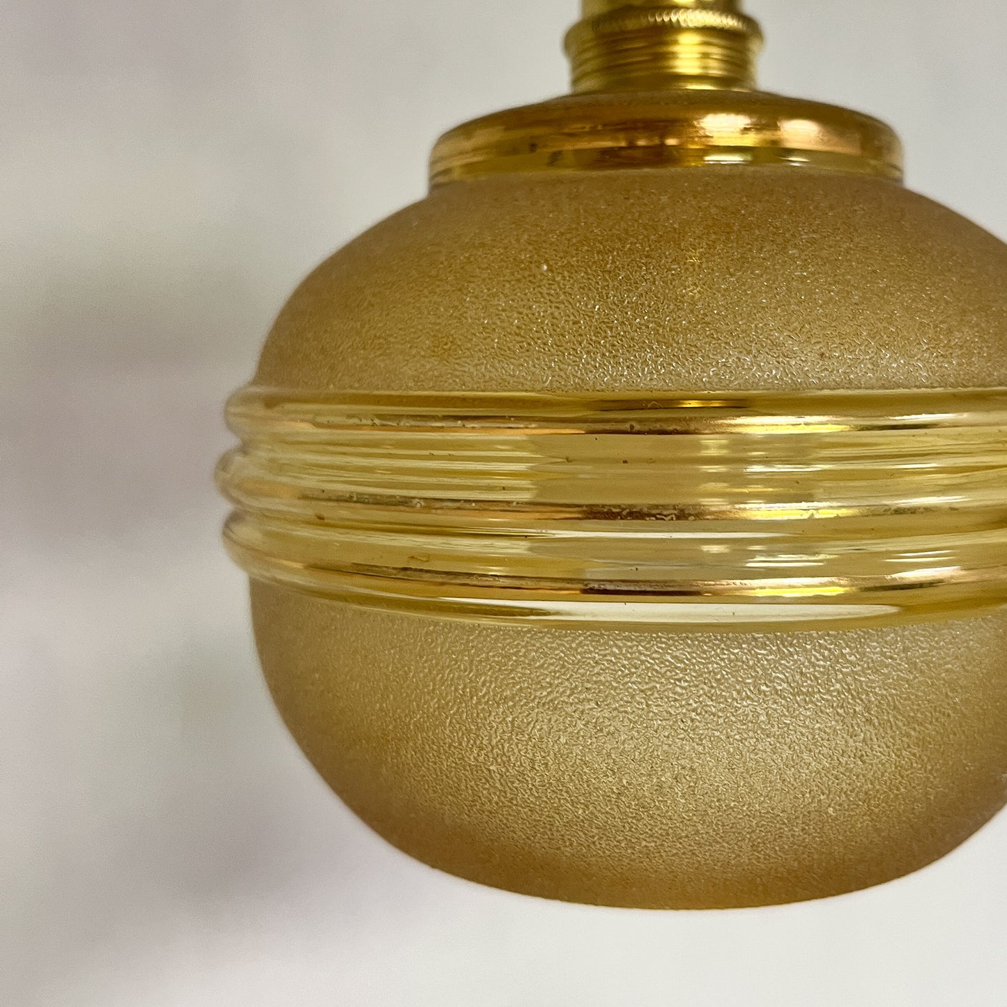 suspension en cascade de 3 globes verre de Clichy