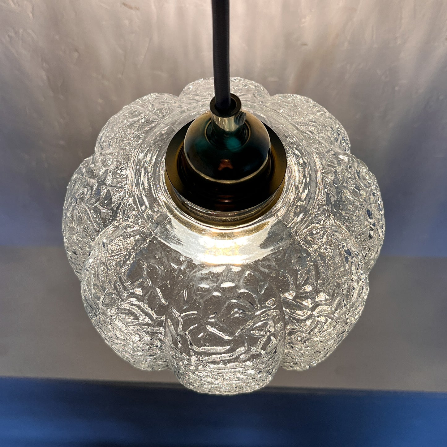suspension globe vintage à facettes