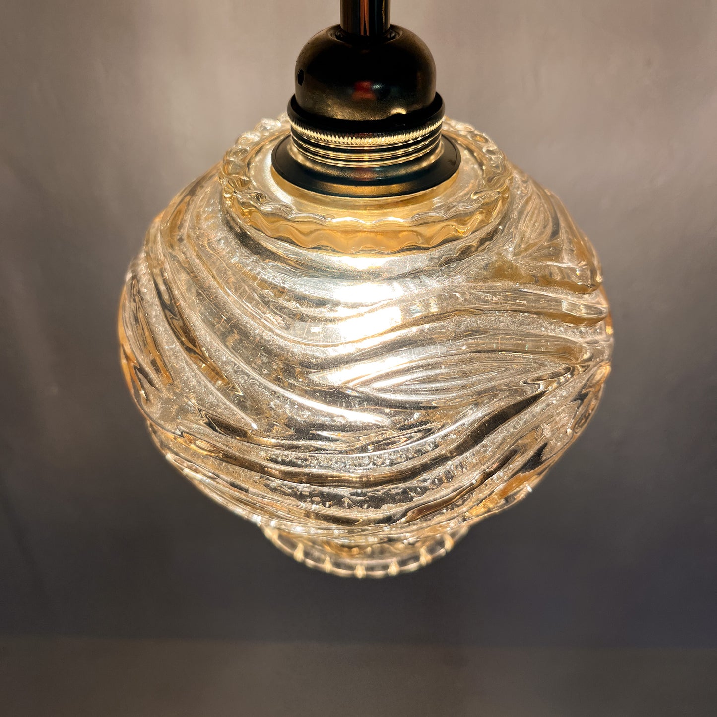 suspension globe vintage verre ambré
