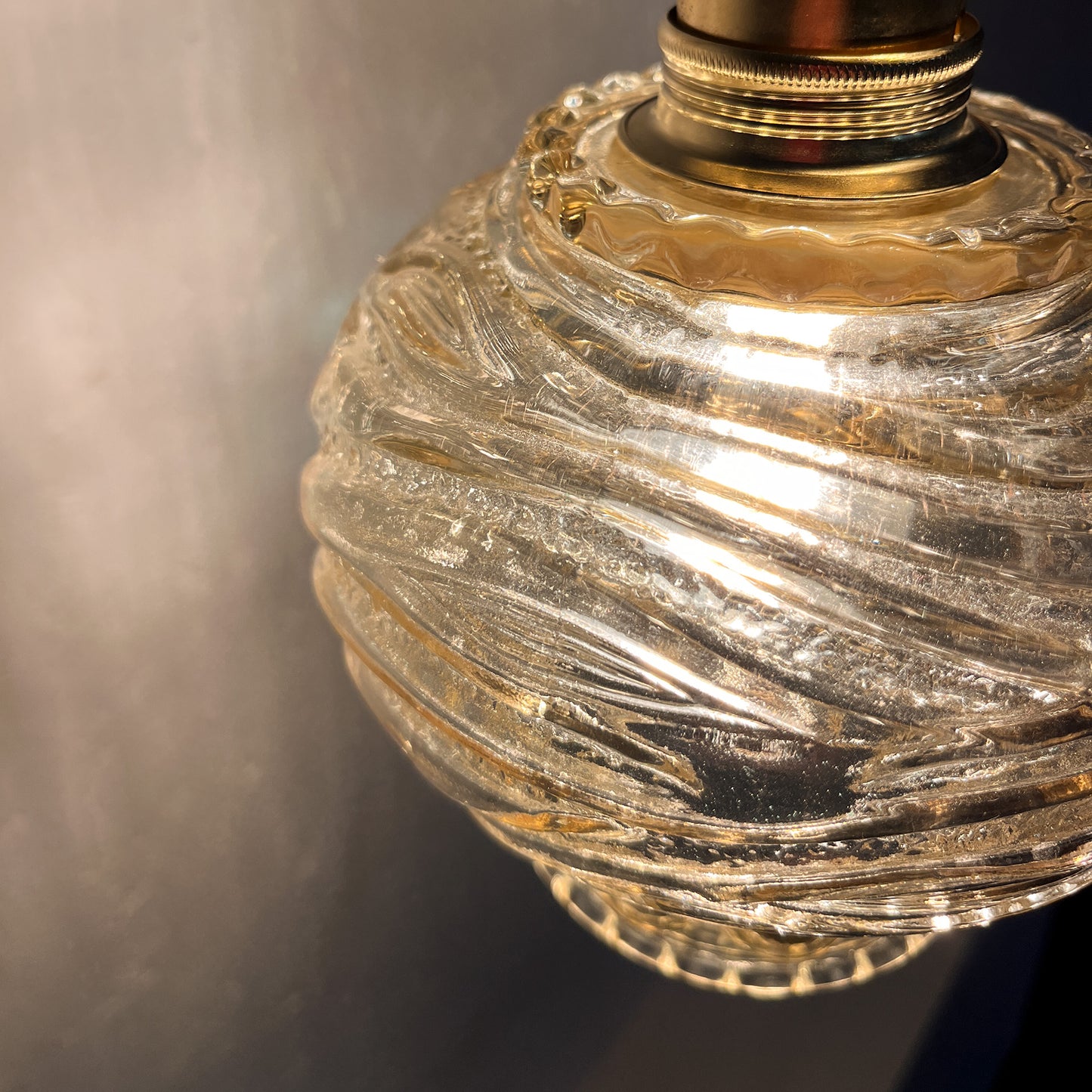 suspension globe vintage verre ambré