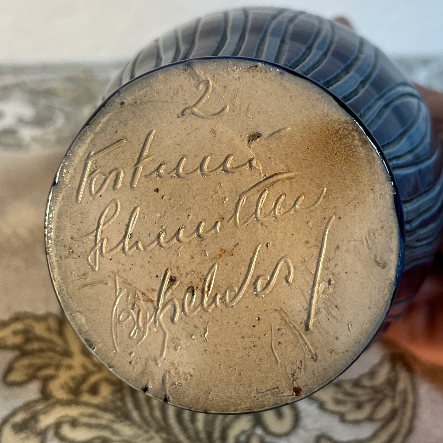 petit vase bleu en grès de Betschdorf