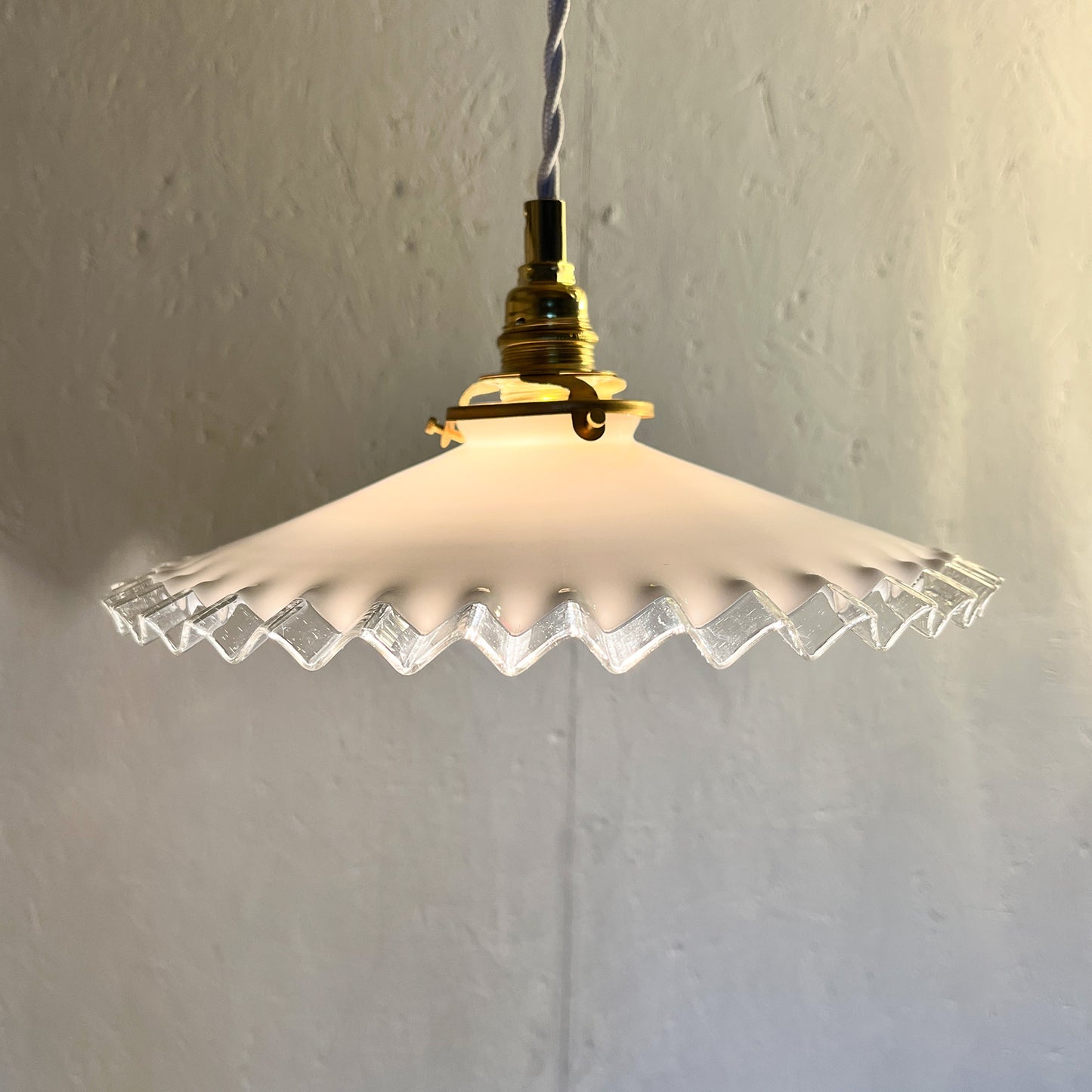 suspension abat-jour vintage opaline blanche