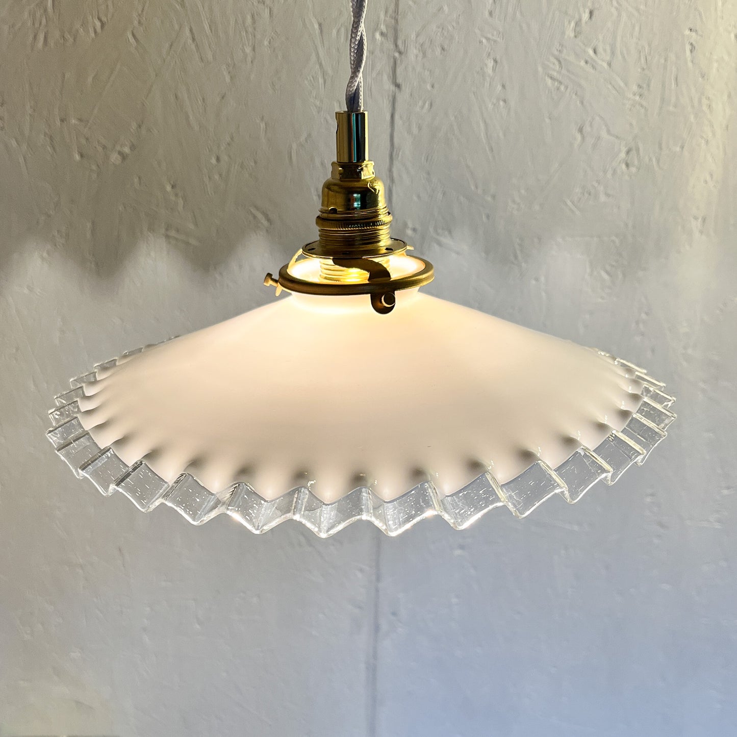 suspension abat-jour vintage opaline blanche