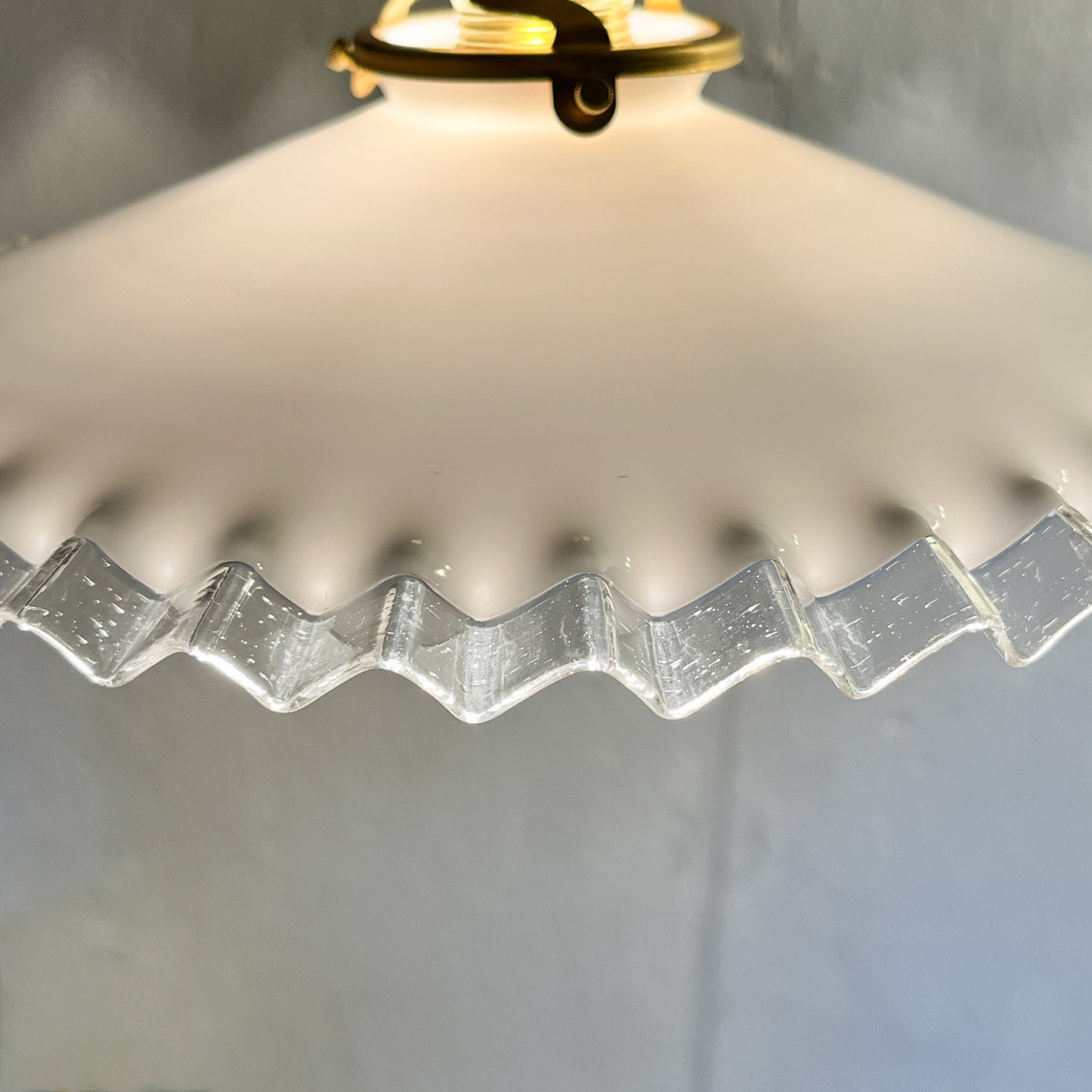 suspension abat-jour vintage opaline blanche