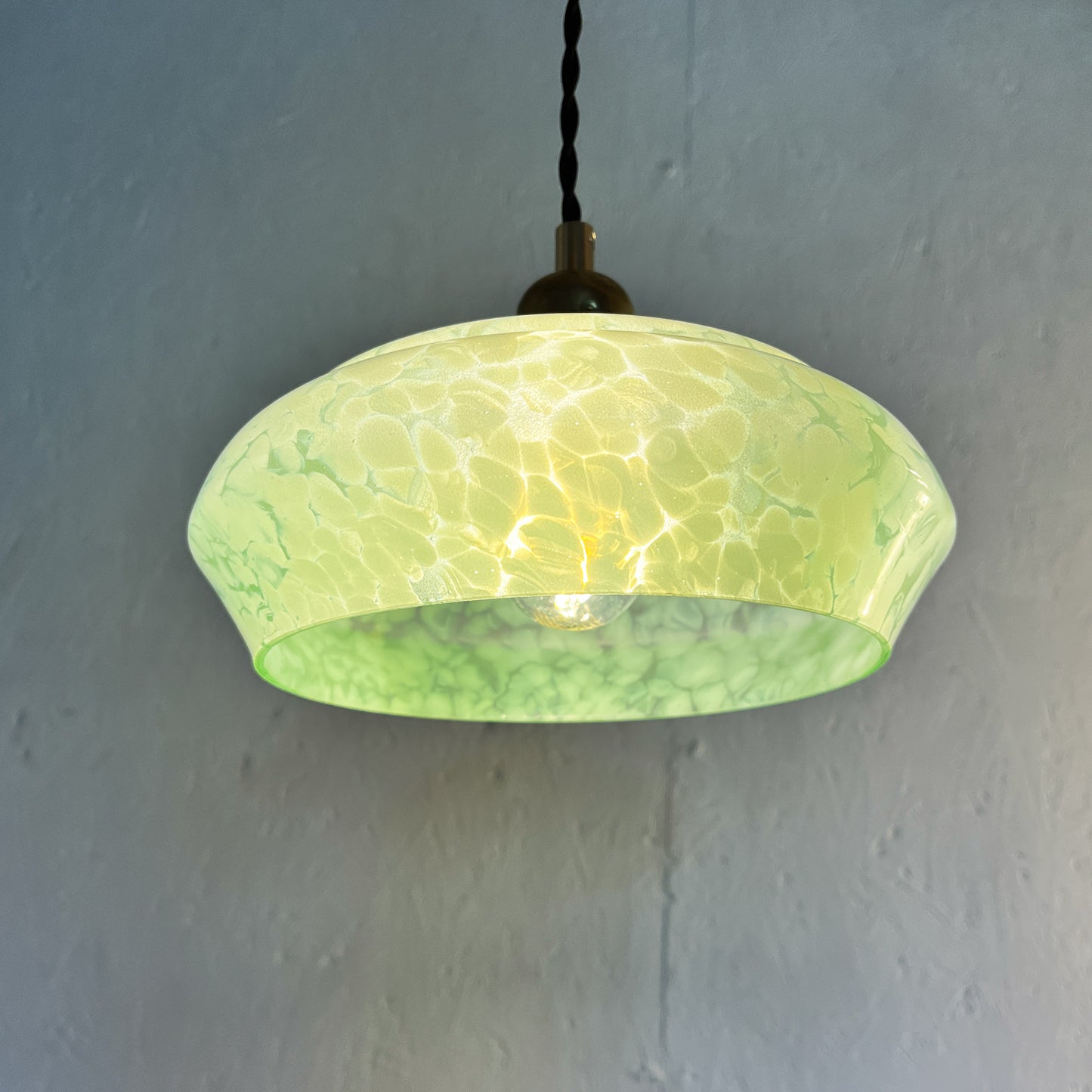 suspension globe vintage verre de Clichy