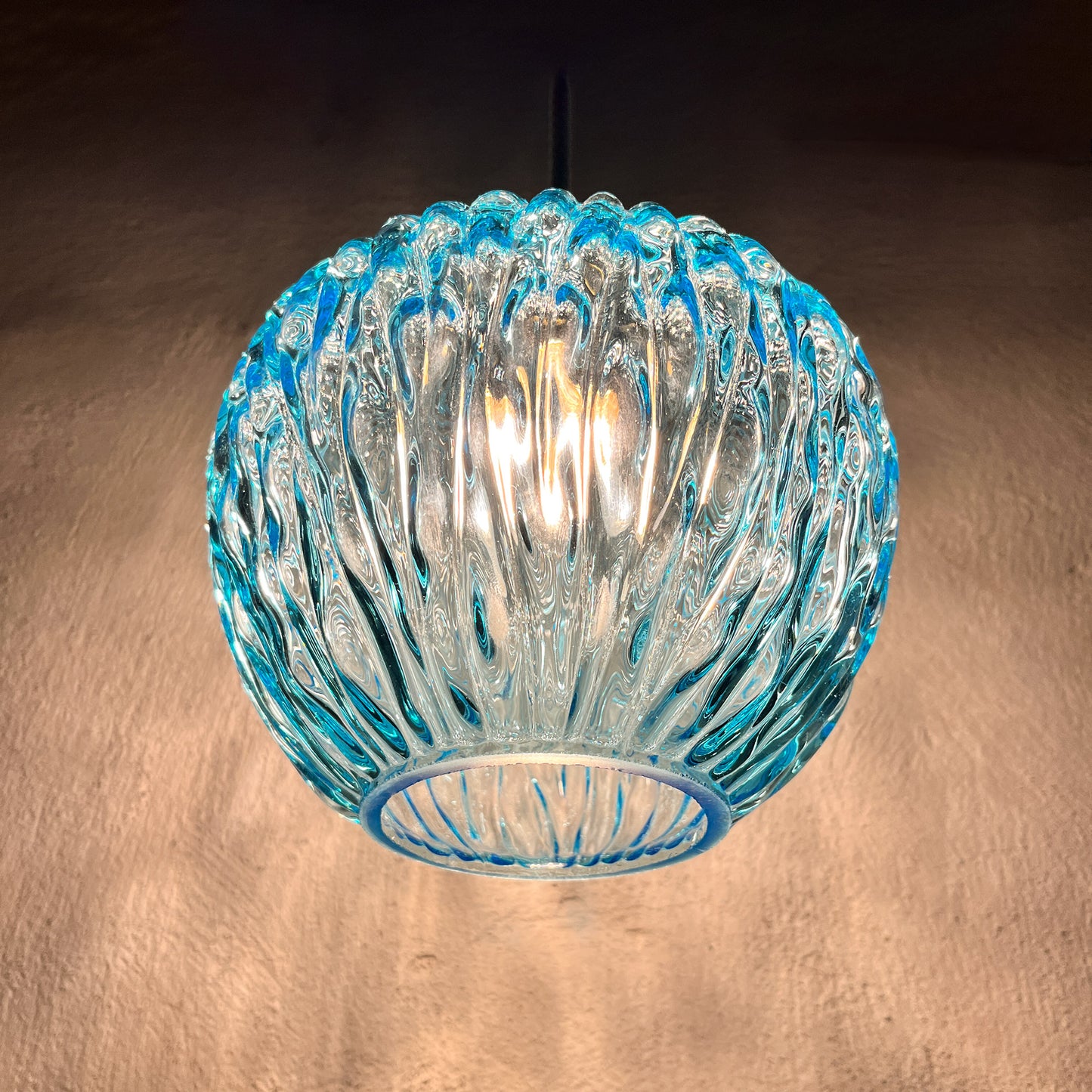 suspension globe bleu bubble