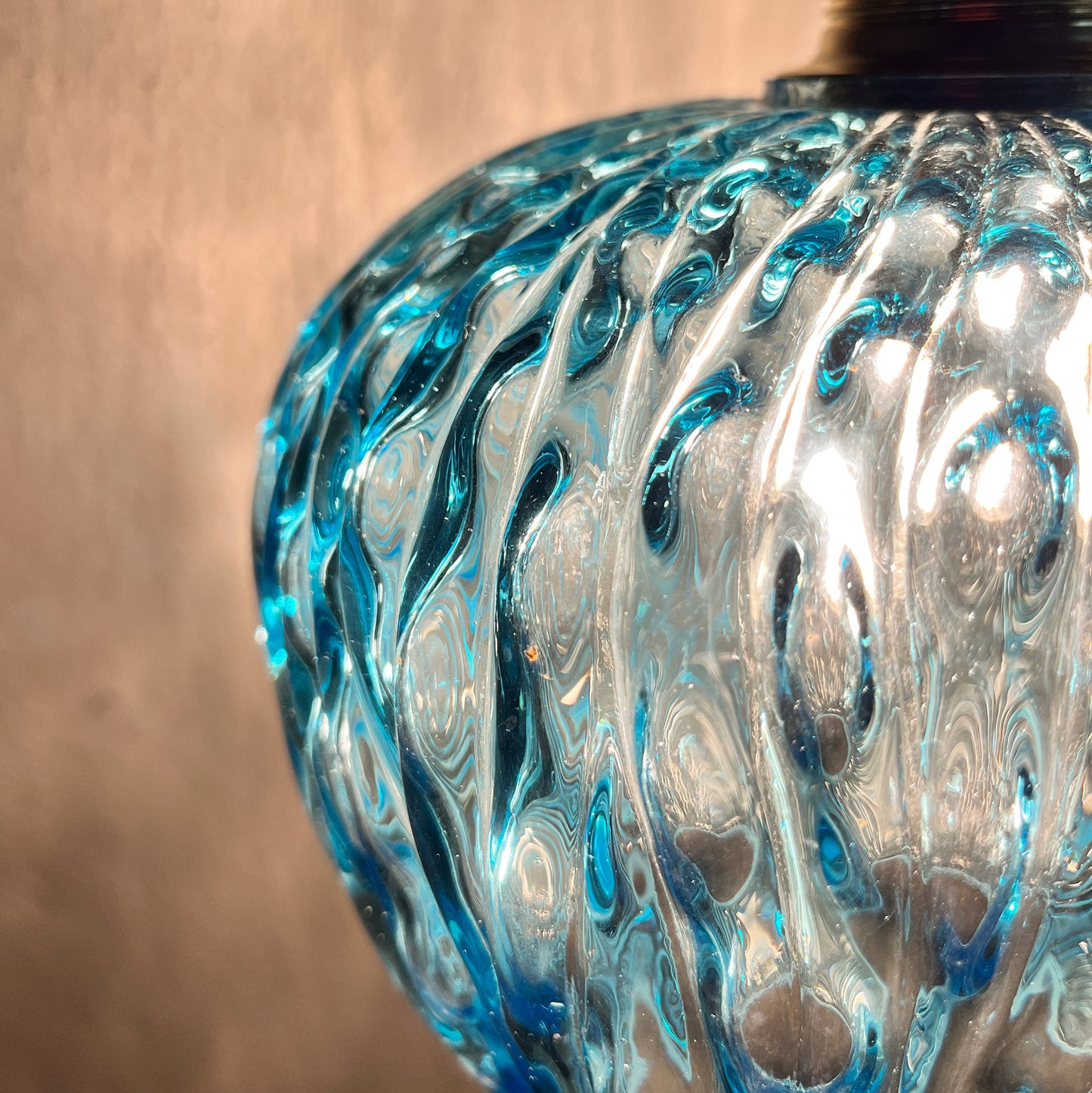 suspension globe bleu bubble