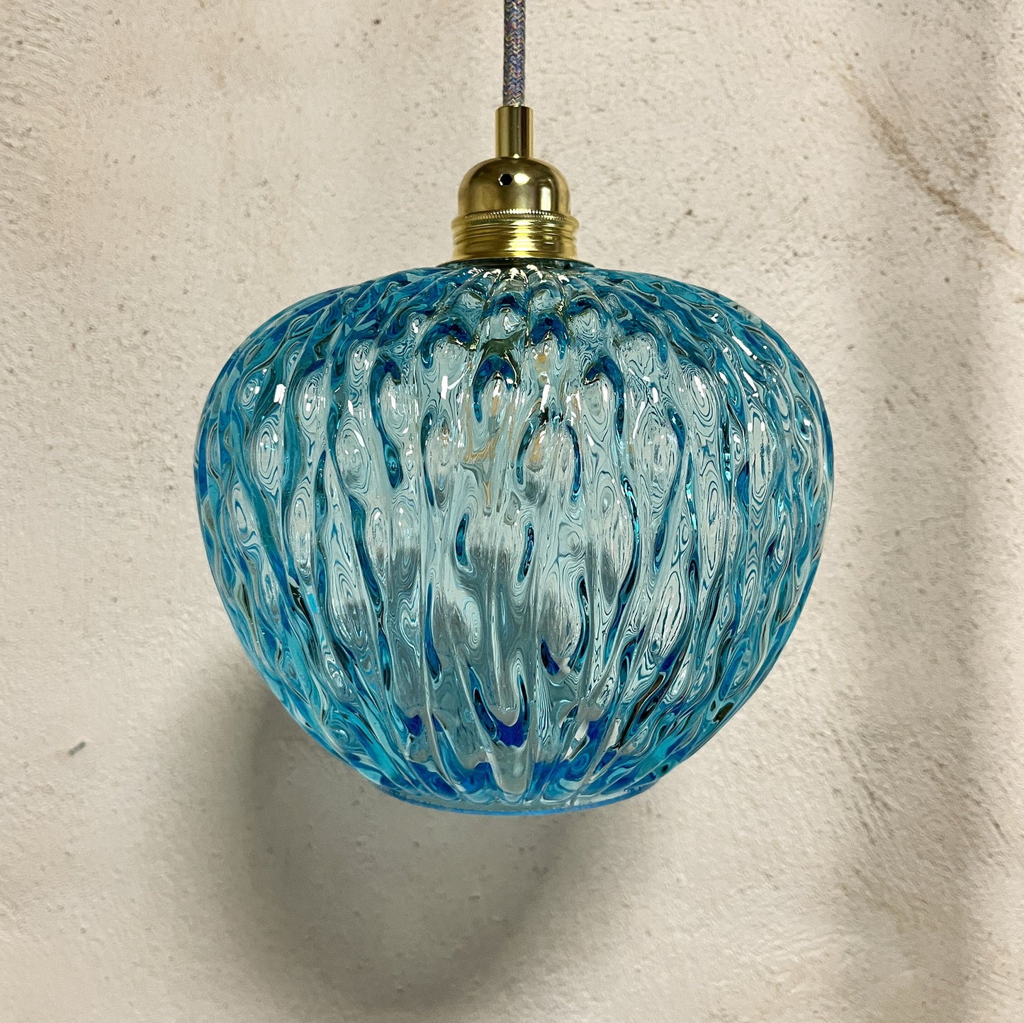 suspension globe bleu bubble