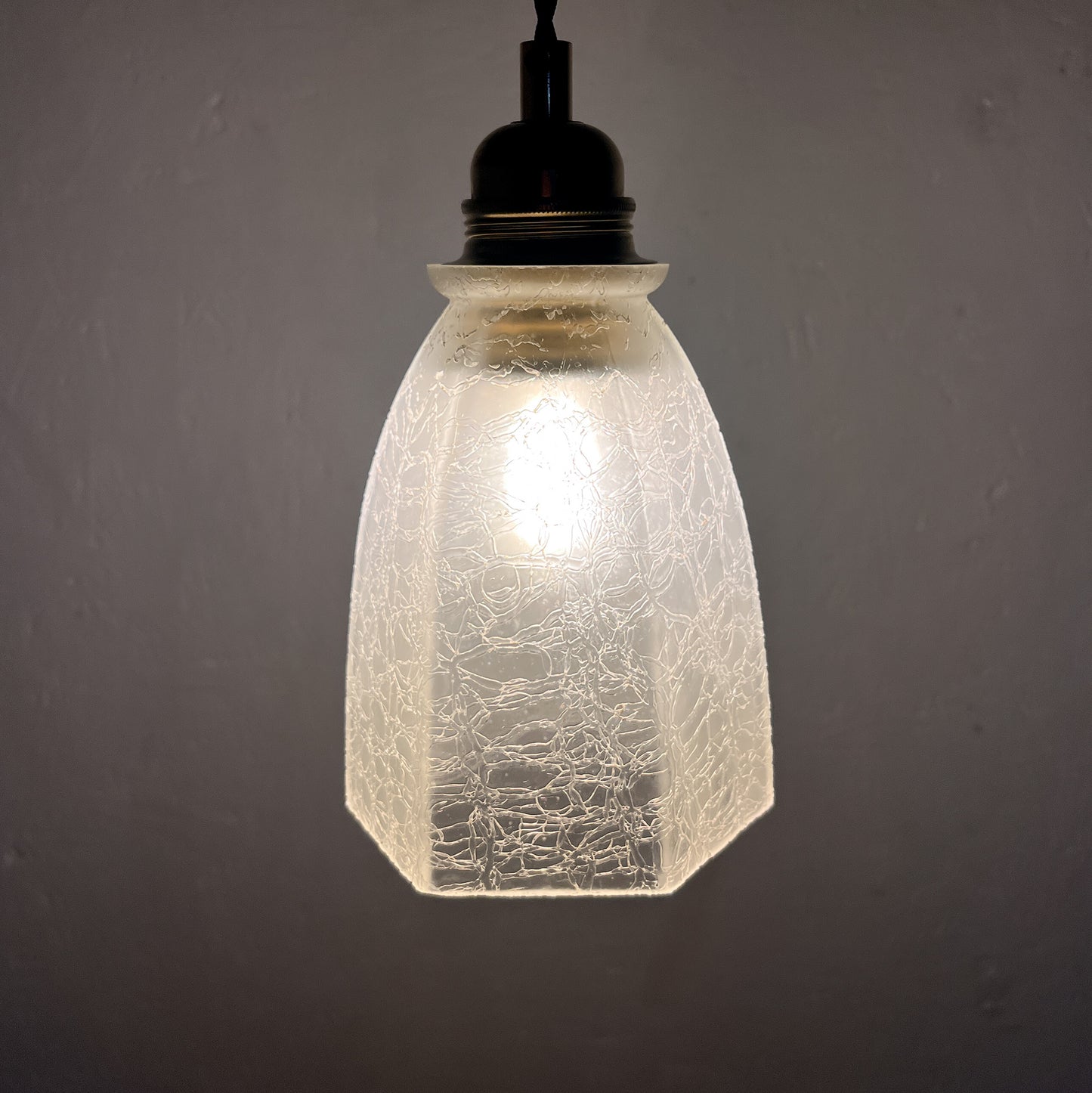 suspension tulipe hexagonale verre givré