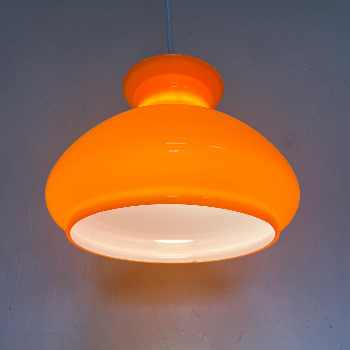 suspension en verre opaque, orange pop