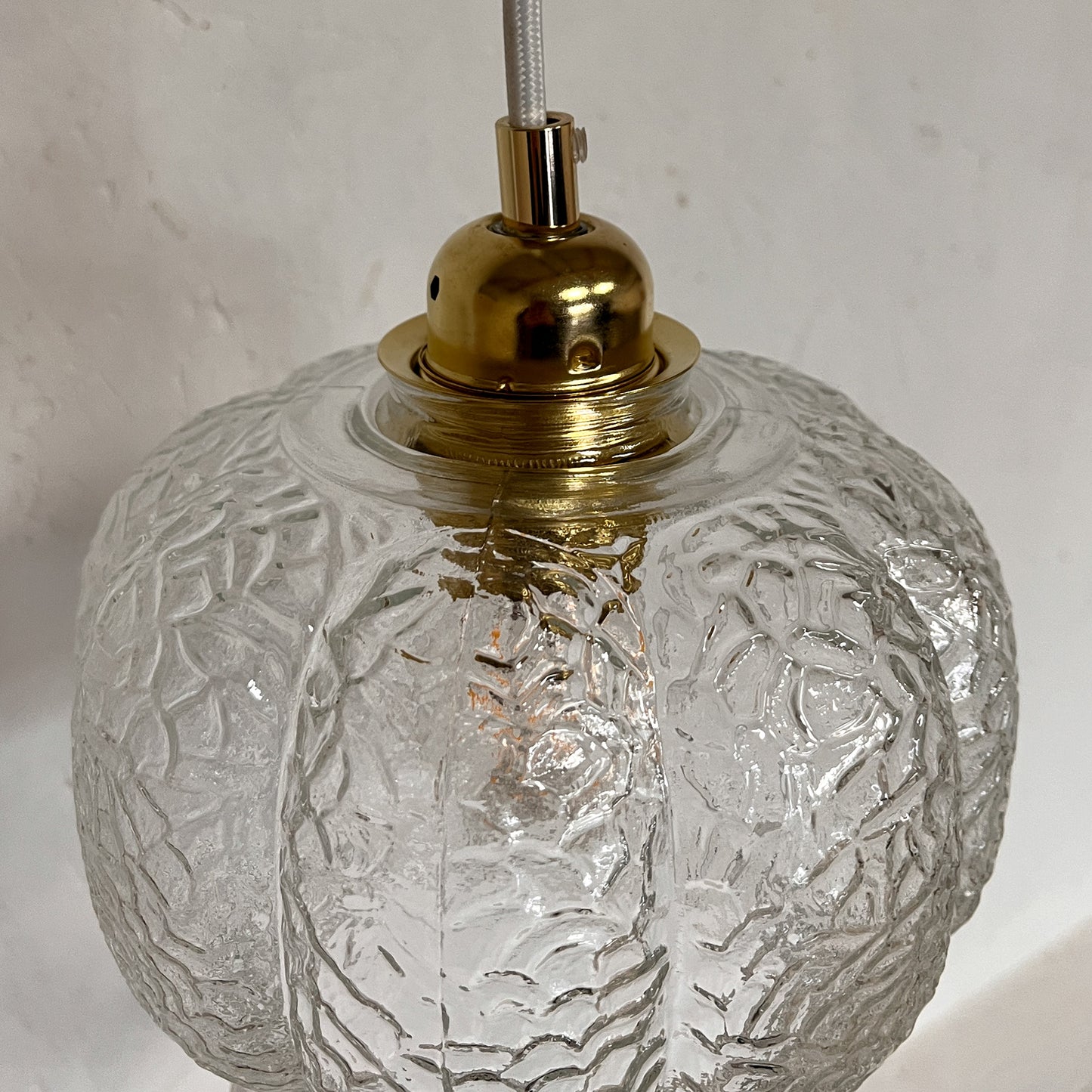 suspension globe vintage à facettes