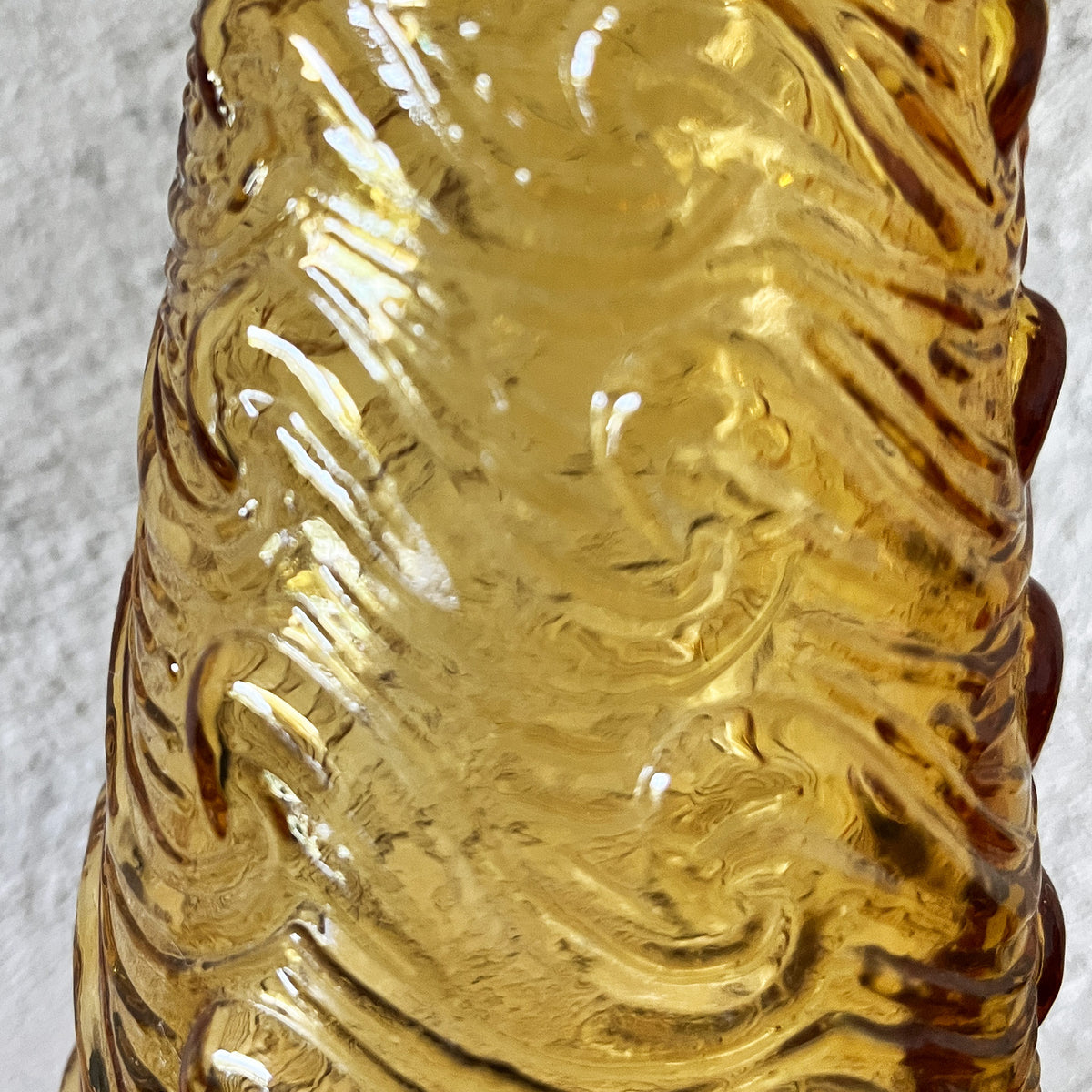 vase soliflore vintage en verre ambré
