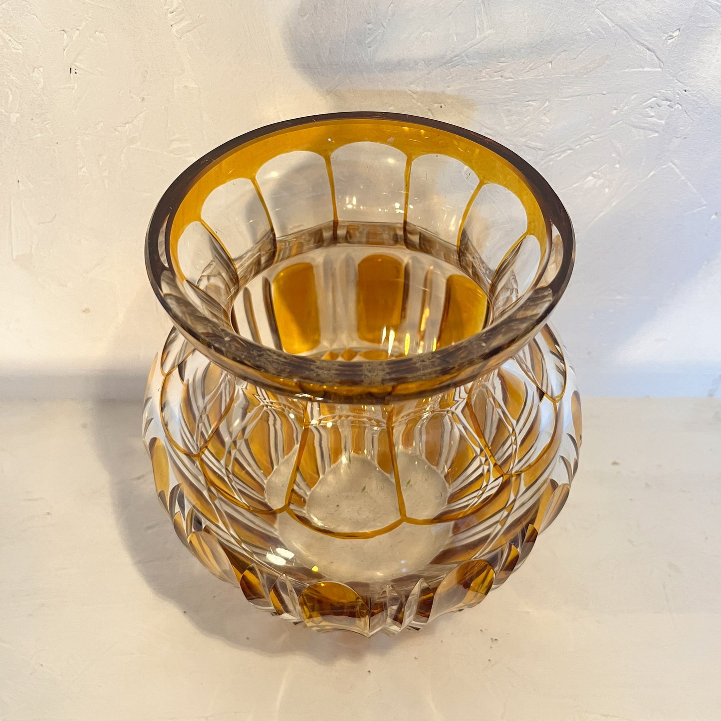 vase vintage en verre taillé