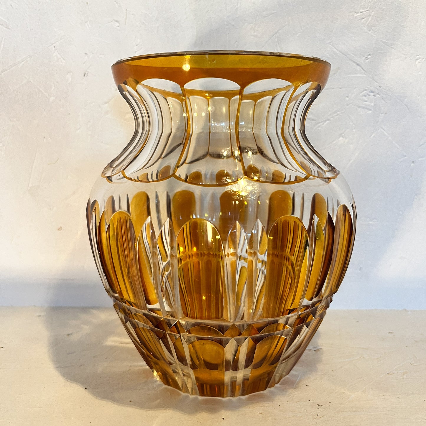 vase vintage en verre taillé