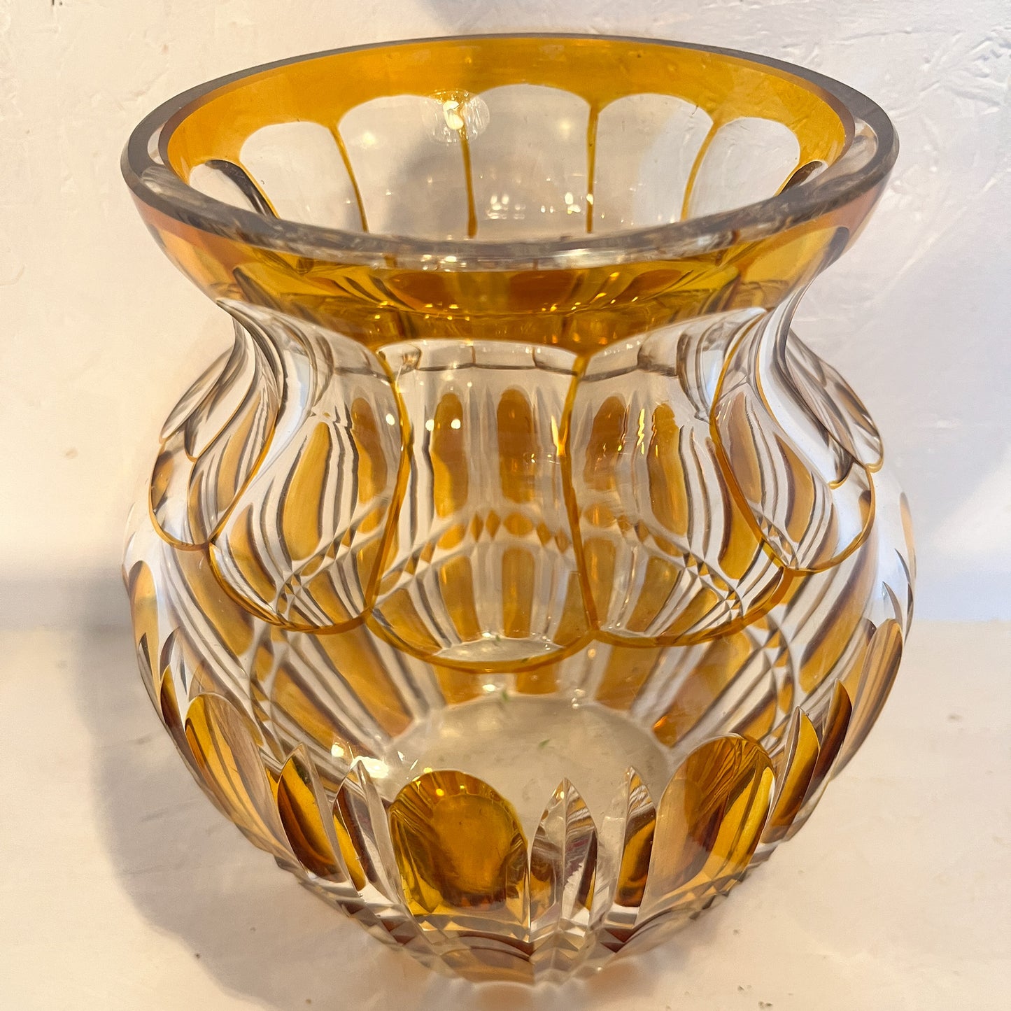 vase vintage en verre taillé